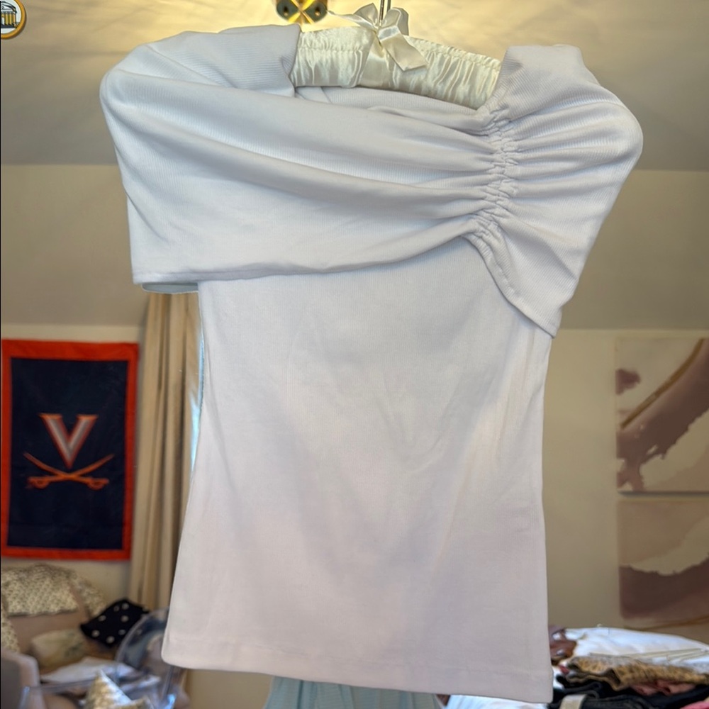 NWT Zara 
RUCHED BANDEAU TOP
White
Size Small